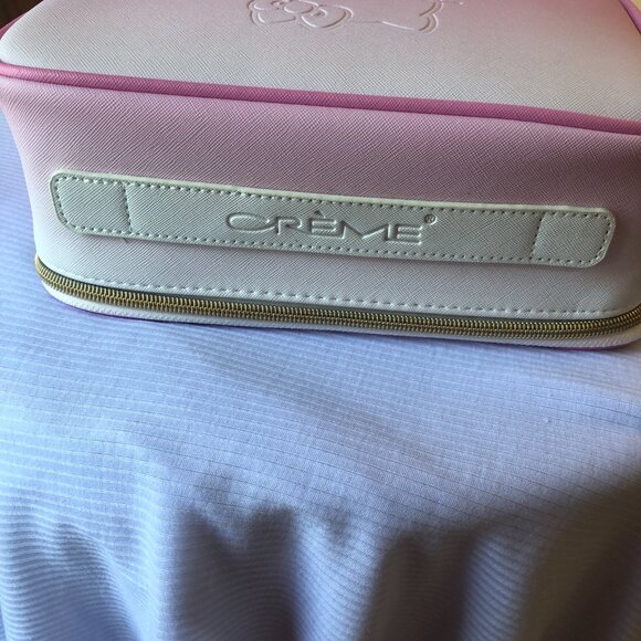 NWT  -  The Creme Shop x Hello Kitty Perfect Pink Travel Case - Picture 4 of 8